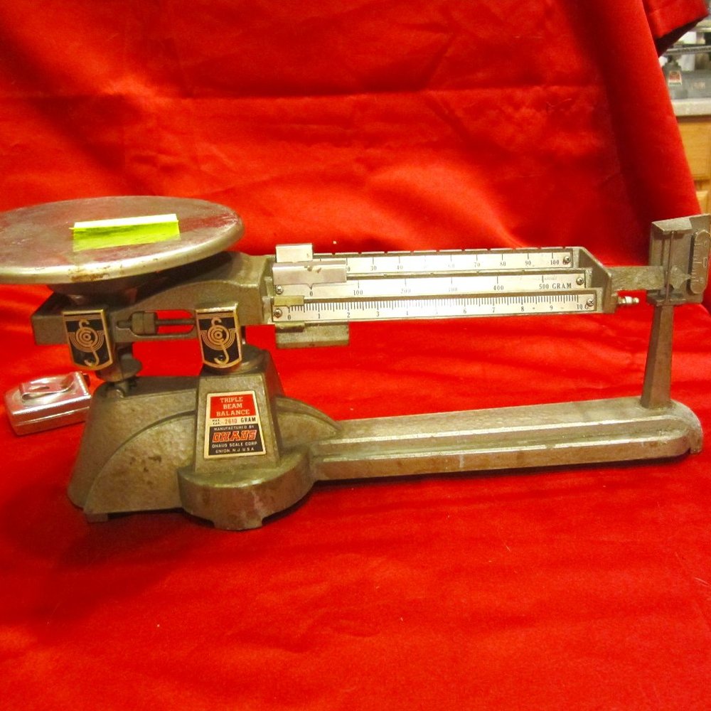 VTG 40'S OHAUS TRIPLE BEAM BALANCE SCALE, ALL METAL SCALE